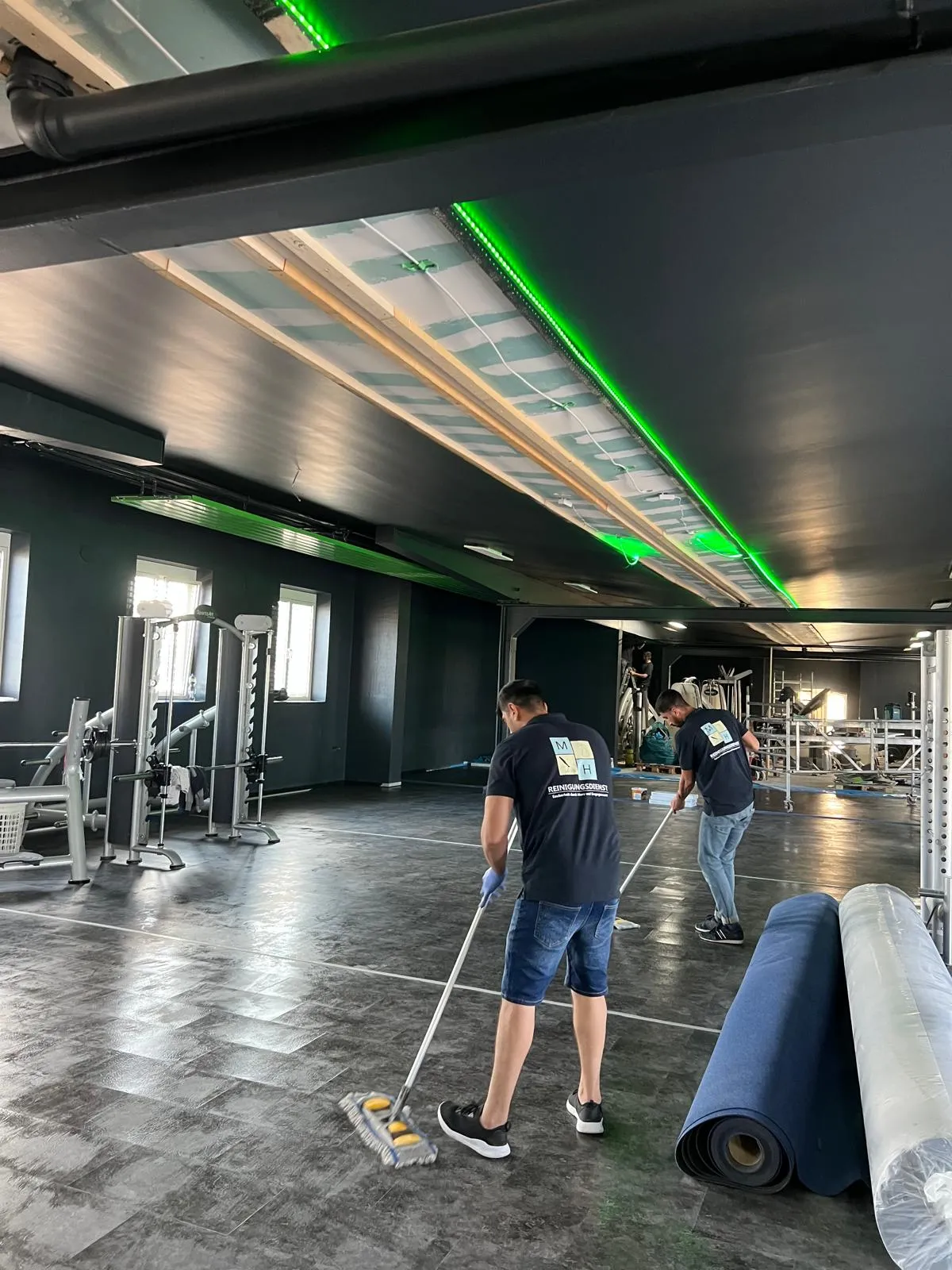 Bodenreinigung im Fitnessstudio
